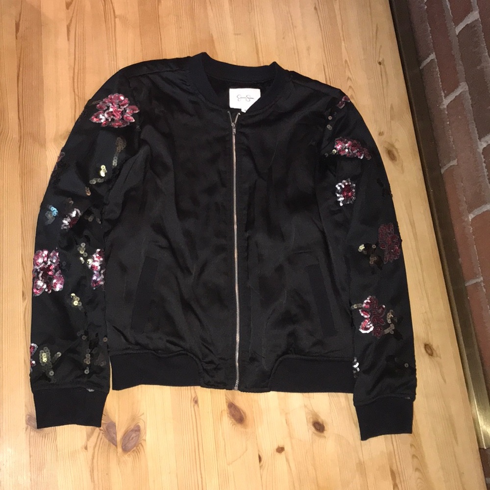 XL Girl’s Black Bomber Jacket w/ Flower Pattern